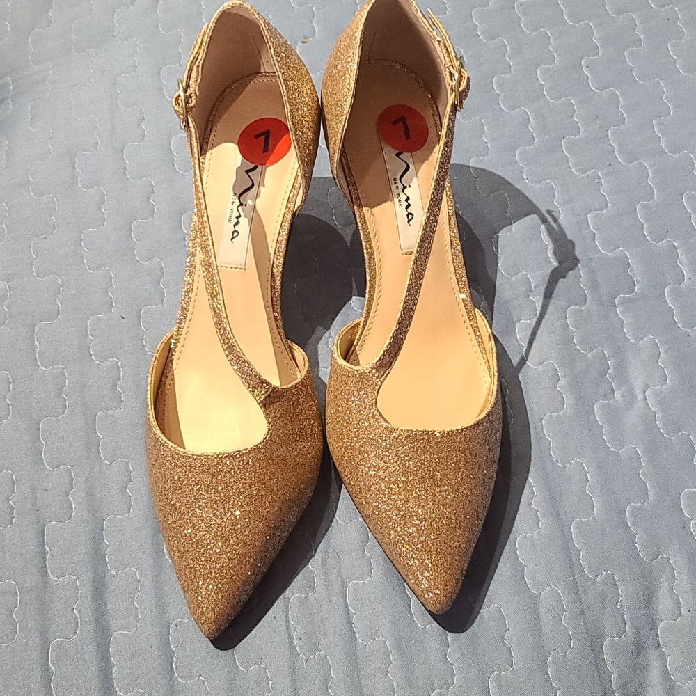 Nina Tiras Glitter Kitten Heel pumps